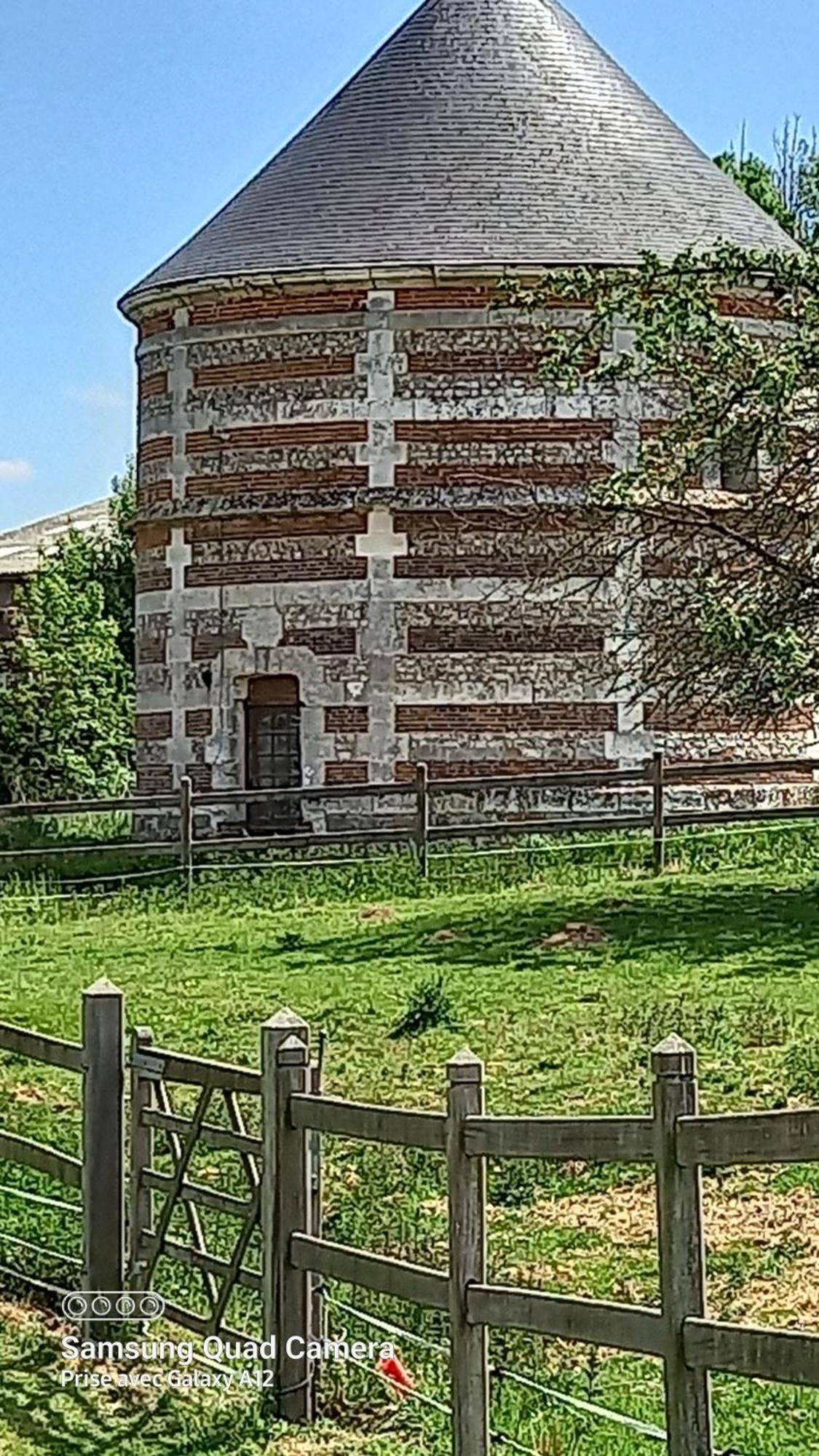 Gite Clos Masure De Blevillot Saint-Gilles-de-la-Neuville Exteriör bild